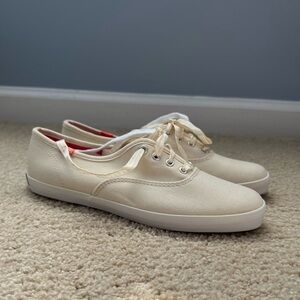 NWT size 7.5 cream Keds